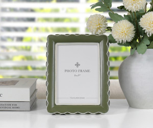 Portman Green Scallop Photo Frame 5x7