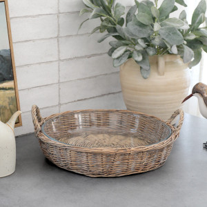 Canterbury Wicker Fruit Bowl with Glass Dish, a tabletop piece suited to serving food or creating a decorative display