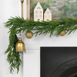 Alpine Spruce Christmas Garland 182cm