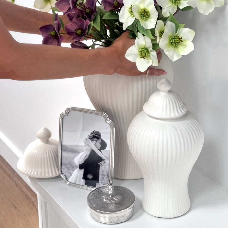 Small Valmont White Ginger Jar, highlighting the product's distinctive form and defining design