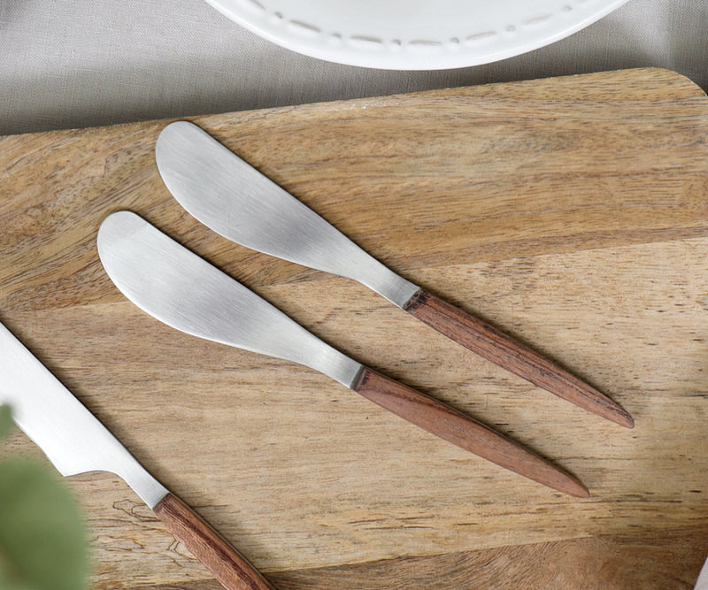 Set 2 Argyle Spreaders - Wood Handles