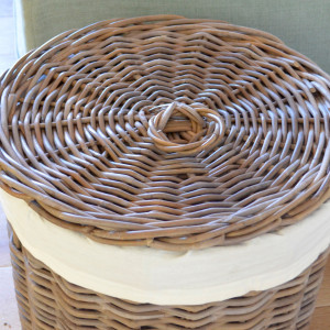 Provence Round Rattan Laundry Basket with Lid - Large, a practical basket for organising household items or creating a display