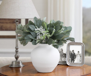 Derwent Eucalyptus Leaf Bouquet