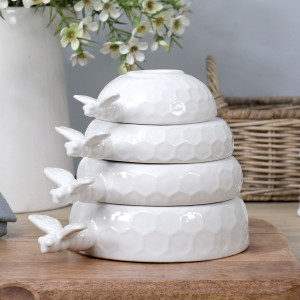 Set 4 Honeyfield White Bee Measuring Cups, decorative tableware