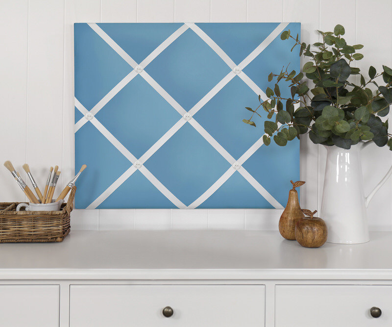 Bold Blue Ribbon Memo Board