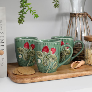 Wild Strawberry Green Mug