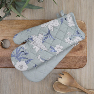 Set 2 Soft Blue Larkhill Floral Oven Mitts, highlighting the product's distinctive form and defining design