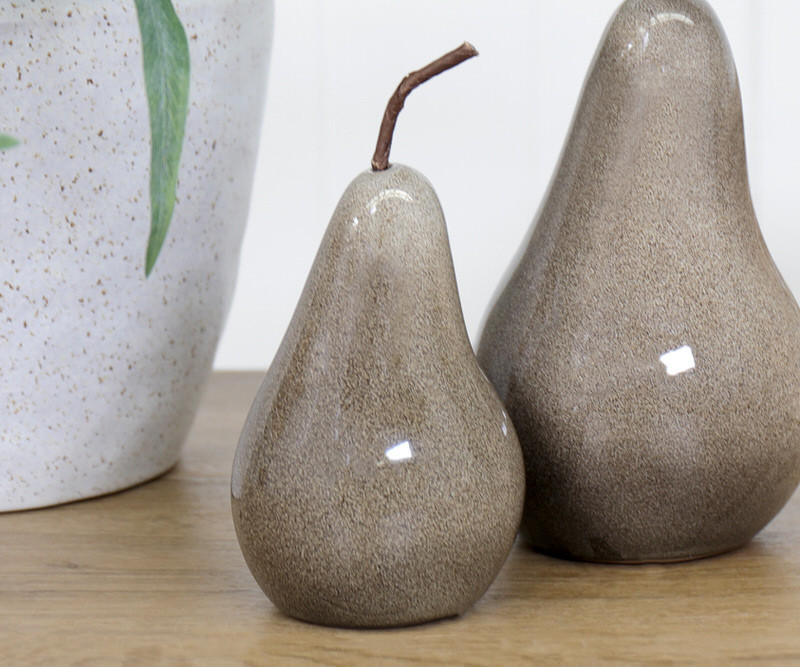 Small Colo Vale Ceramic Pear - Chestnut