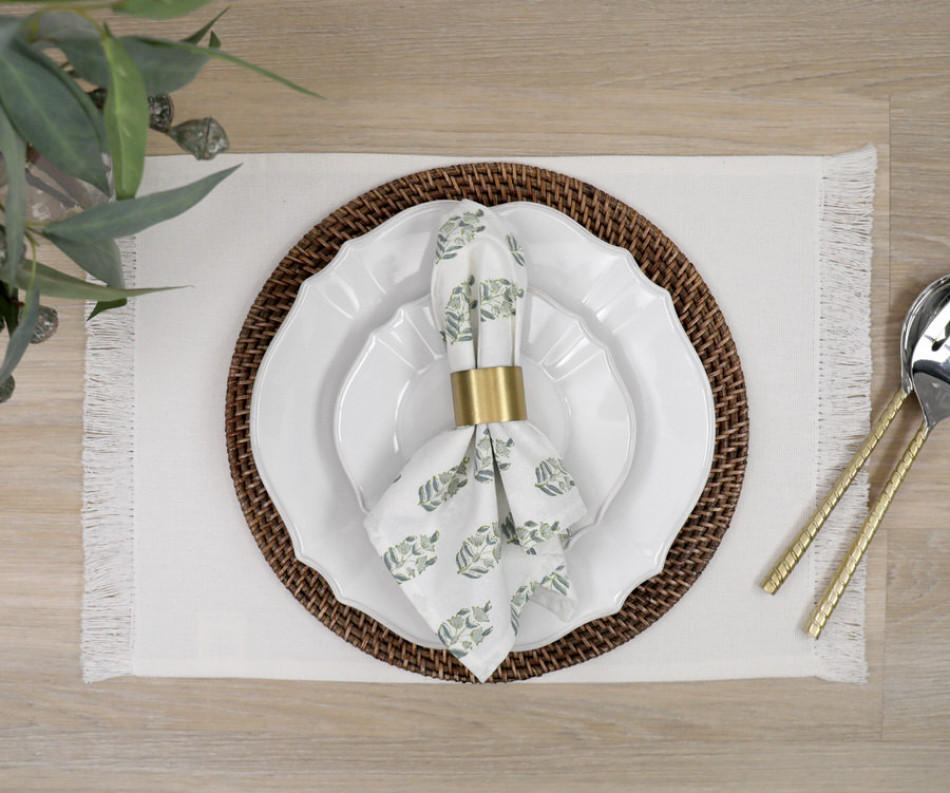 Set 4 White Bronte Fringe Placemats