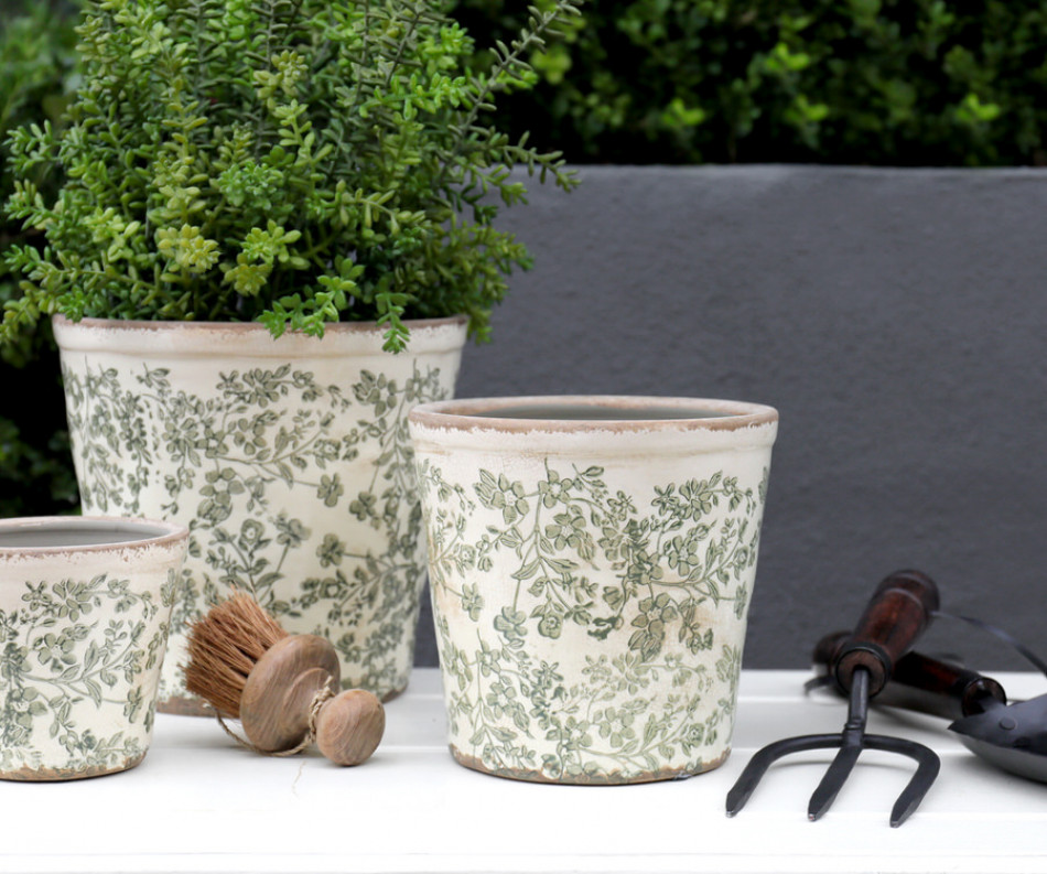 Medium Hayward Green Floral Planter