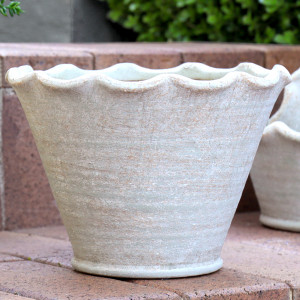 Large Taper Penshurst Wave Plant Pot, decorative planter or flower display