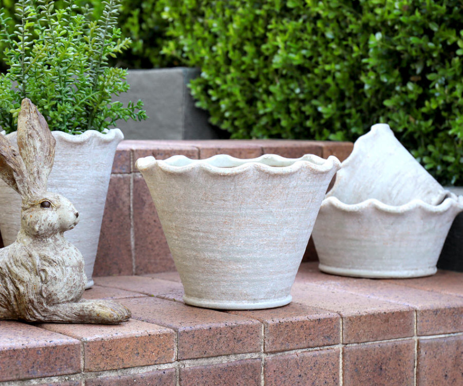 Large Taper Penshurst Wave Plant Pot