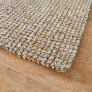 Close view of the Beachwood mat’s chunky beige jute weave