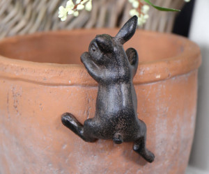 Hazel the Rabbit Pot Hanger - Brown