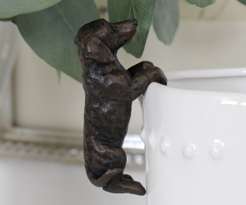 Hugo the Dachshund Pot Hanger - Brown