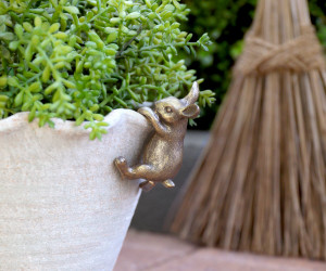 Bella the Rabbit Pot Hanger - Gold