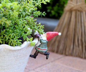 Jingle Bells Santa Pot Hanger
