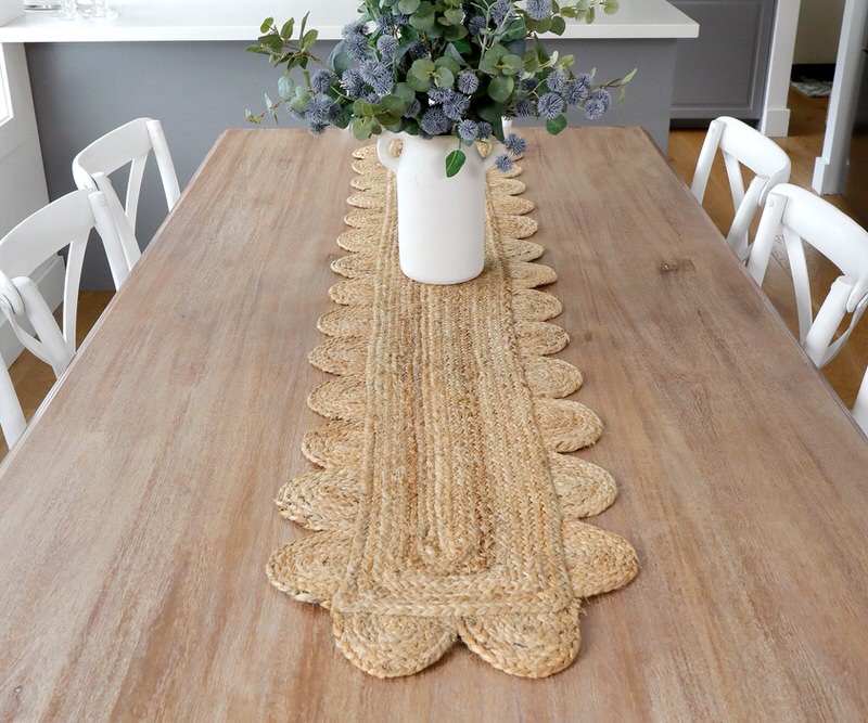 Gypsy Rover Scallop Jute Table Runner - 180cm