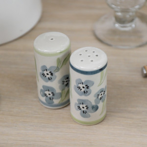 Set 2 Isobel Salt & Pepper Shakers, highlighting the product's distinctive form and defining design