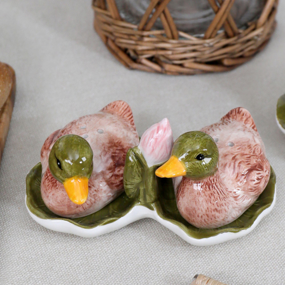Set Mallard Duck Salt & Pepper Shakers, decorative home accessory