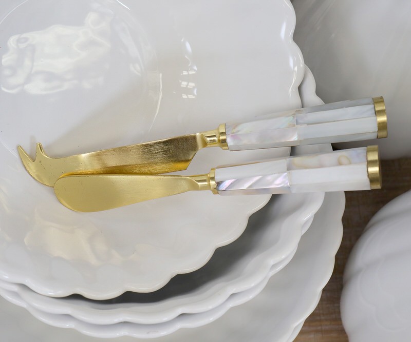 Set 2 Montego Pearl Cheese Knives