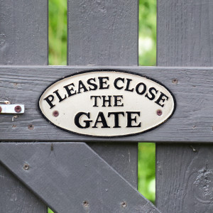 Please Close The Gate Cast Iron Sign - White, a decorative sign for a wall, doorway or entrance