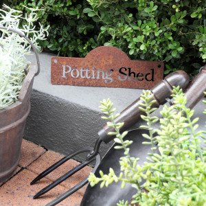 Potting Shed Garden Sign - Rusty
