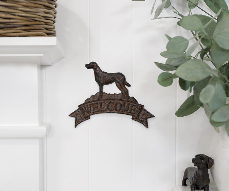 Hunter Dog Cast Iron Welcome Sign