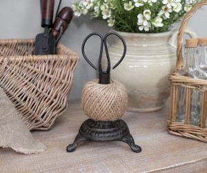 Appletree Vintage String Spool + Scissors