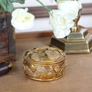 Folia Gold Trinket Box Leaf, highlighting the product's distinctive form and defining design