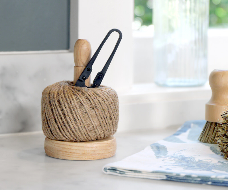 Heritage Wooden Twine Holder With Snips