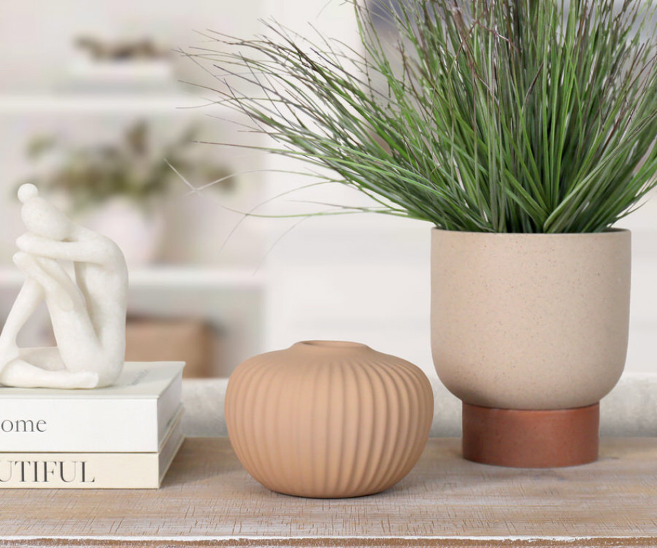 Sorelle Apricot Clay Ribbed Vase
