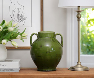 Small Salvada Green Urn Vas