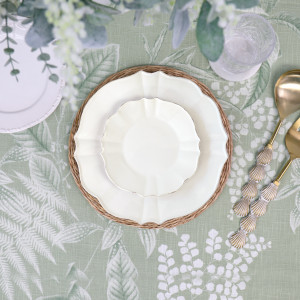 Vienna Side Plate, a tabletop piece suited to serving food or creating a decorative display
